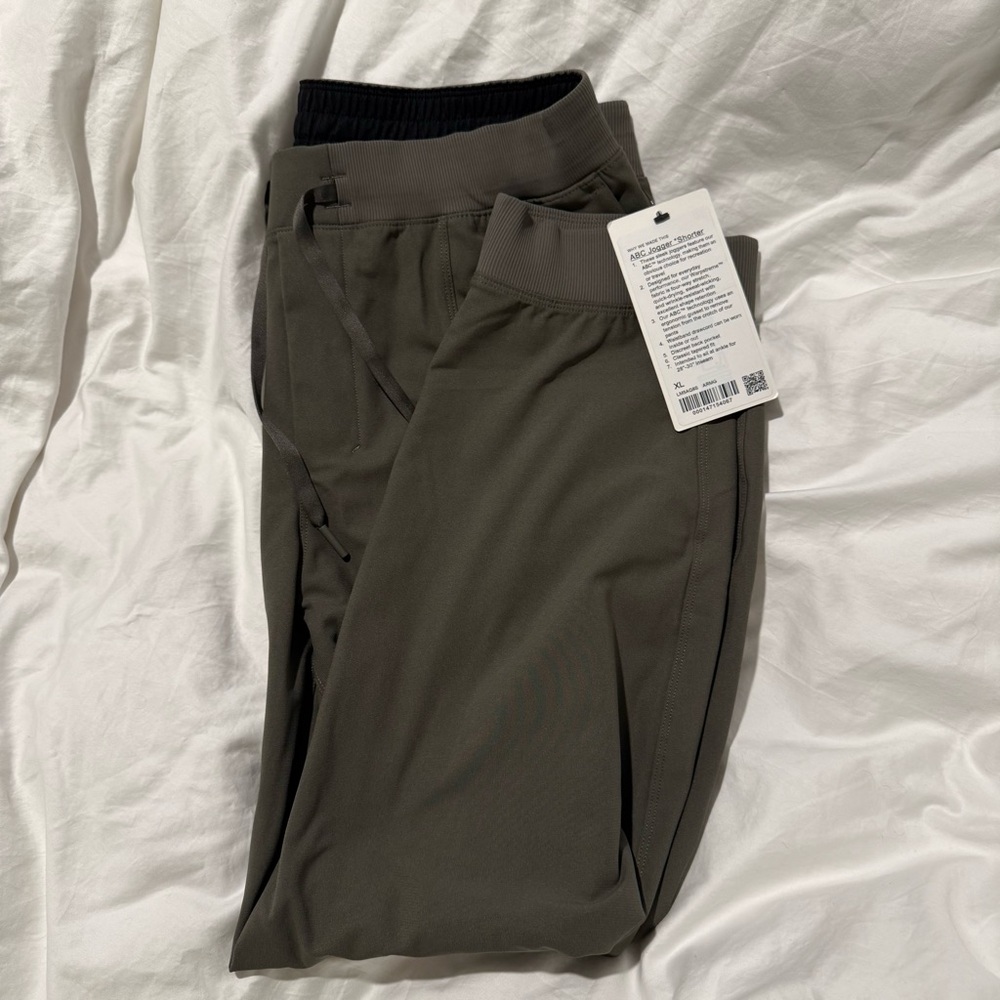 Men’s Lululemon ABC Jogger *Shorter